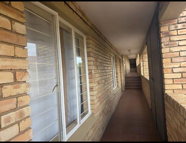 2 BEDROOM APARTMENT FOR SALE IN WILRO PARK